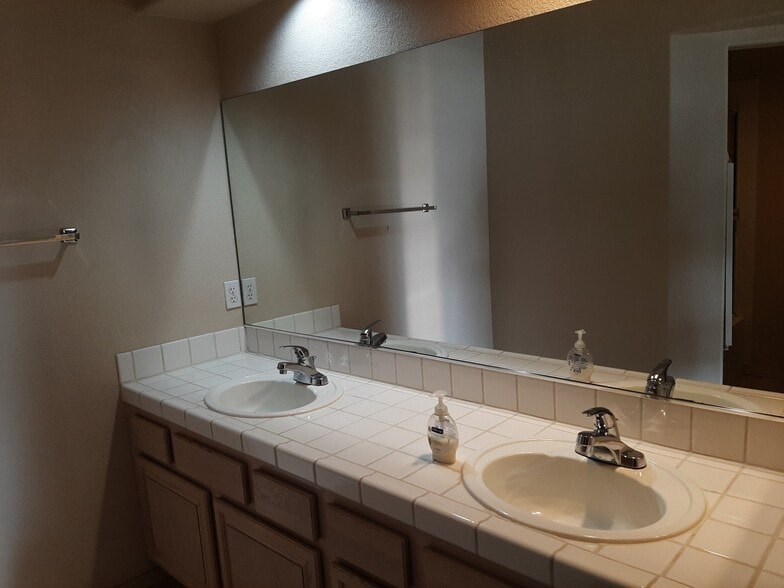 Building Photo - 758 Mesa Springs Dr