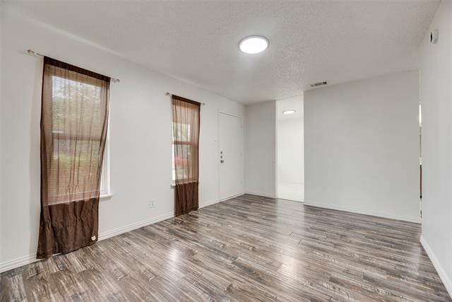 Building Photo - 506 N Elm St