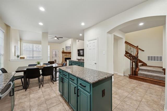 Building Photo - 1261 Golf Club Dr