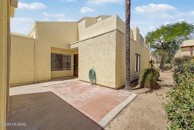 Building Photo - 5250 Woodspring Dr