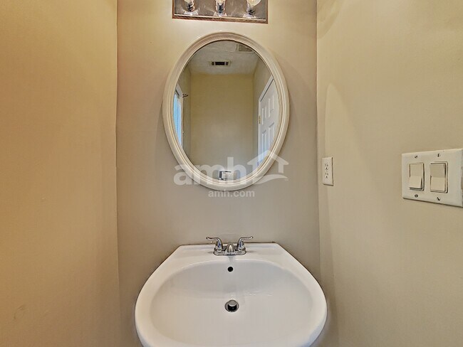 Building Photo - 2257 Caneridge Trail SW