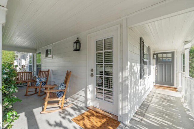 Building Photo - CHARMING 3BR + 2BA HOUSE IN MONROVIA!