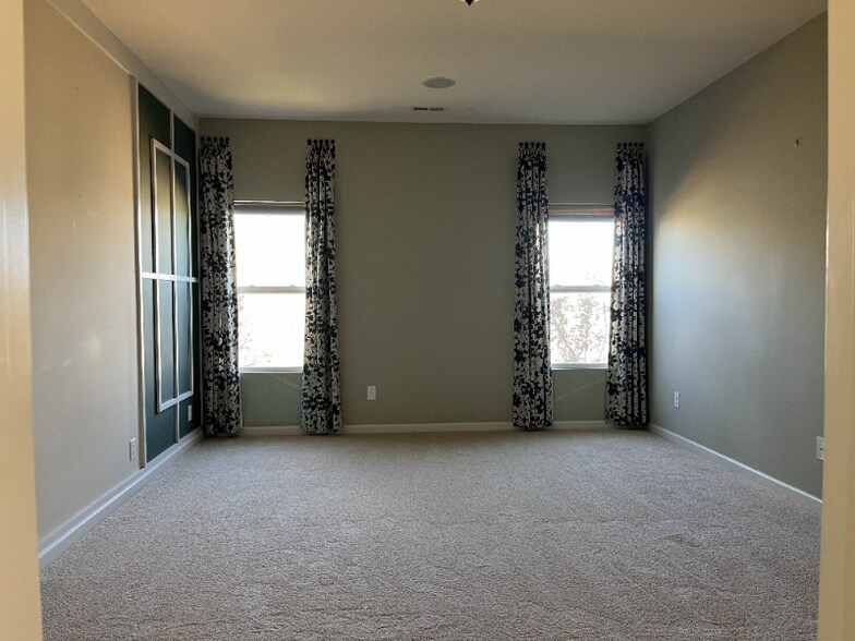 Building Photo - 105 E Neel Ranch Rd