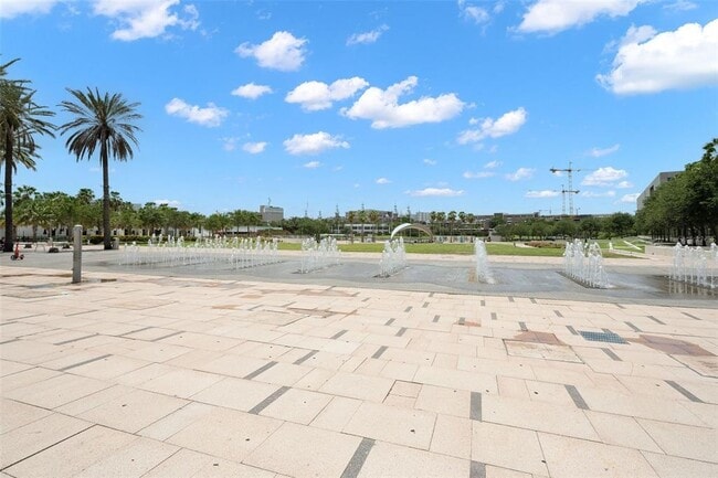 Building Photo - 777 N Ashley Dr