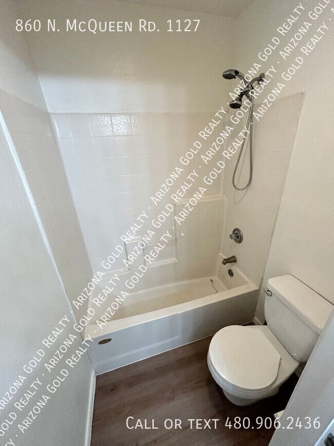 Building Photo - 860 N McQueen Rd