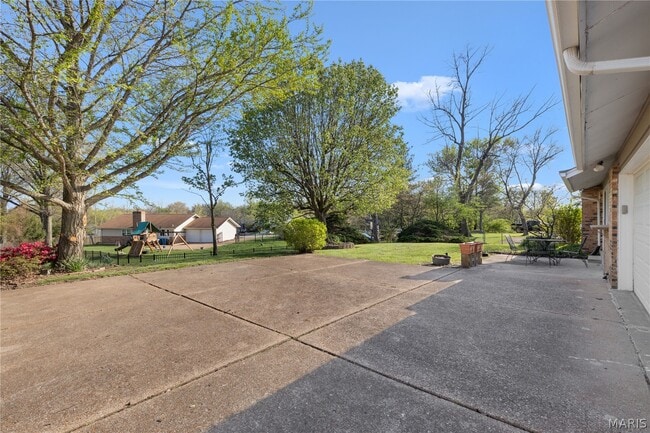 Building Photo - 606 Rue Montand Dr