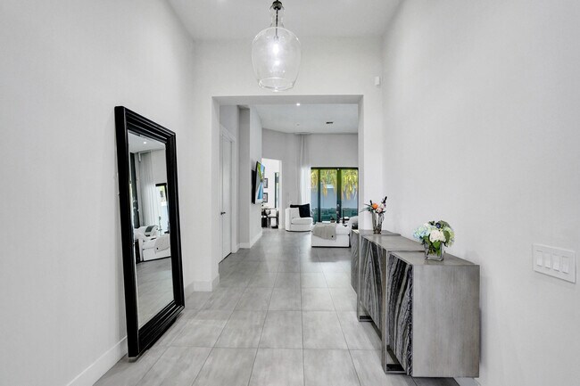 Building Photo - 5663 Brookfield Cir