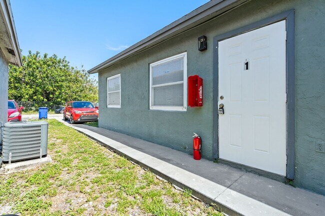 Building Photo - 1022 NW 6th Ave