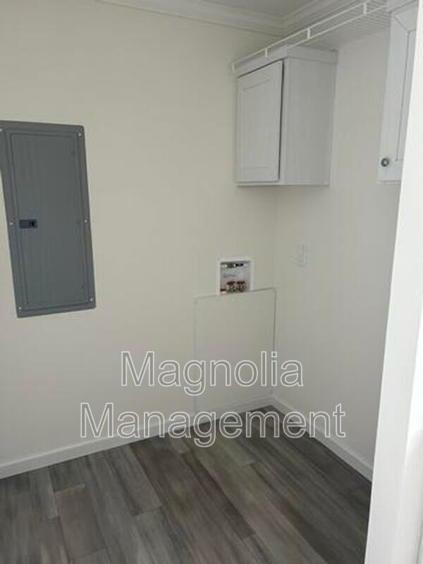 Building Photo - 3200 Bobbitt Rd
