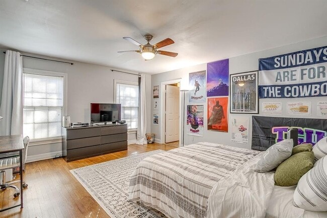 Building Photo - 3224 Cockrell Ave