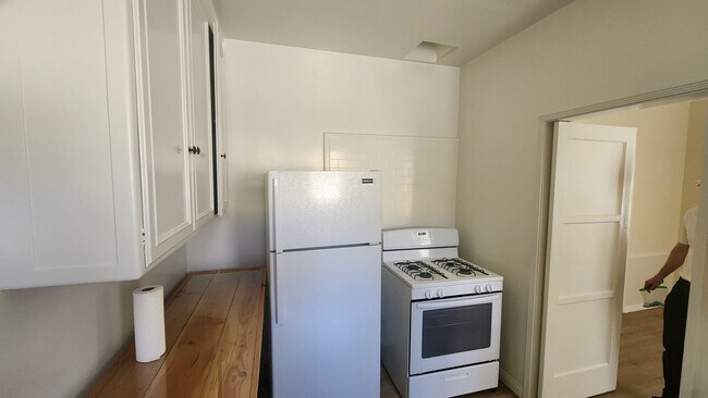 Building Photo - 6531 Orange St
