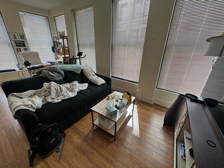 Building Photo - 19 Winter St