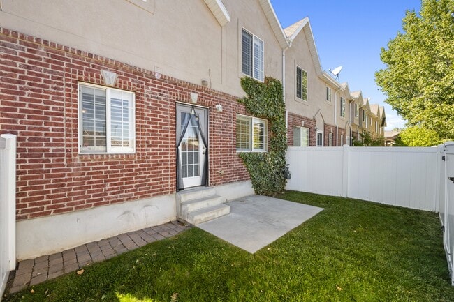 Building Photo - 10483 Sage Vista Way
