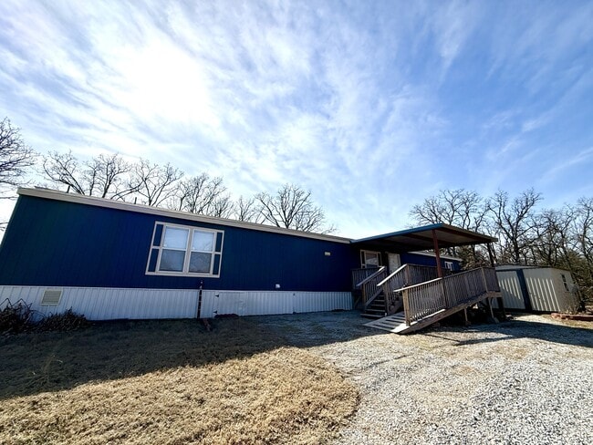 Building Photo - 291 Golden Dr