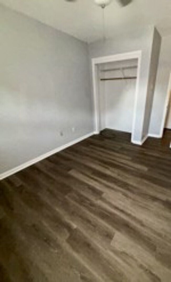 Building Photo - 945 Indian Cir