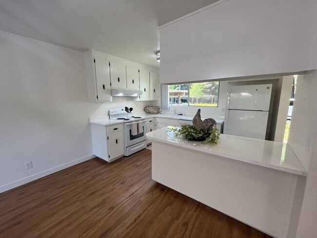 Building Photo - Charming 2-Story Condo on Greenbelt-$500 O...