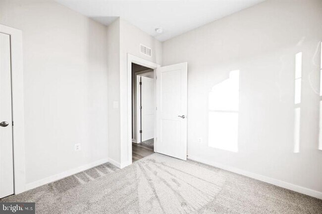 Building Photo - 42508 Invergordon Ter