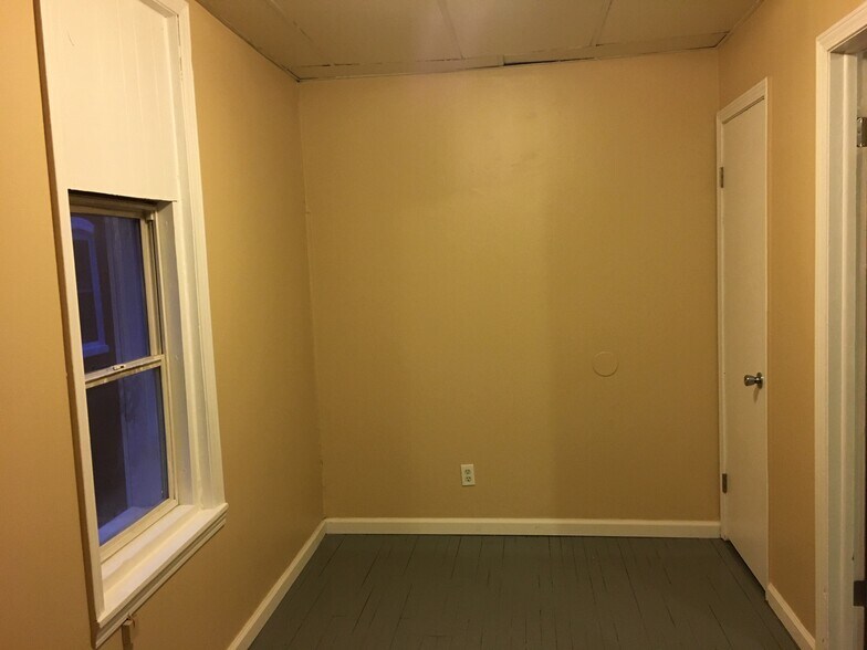 Building Photo - 337 S Lincoln Ave