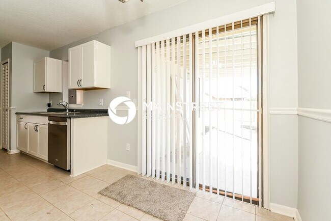 Building Photo - 3 Bedroom Pet-Friendly Home in JACKSONVILLE, FL with Main Street Renewal
