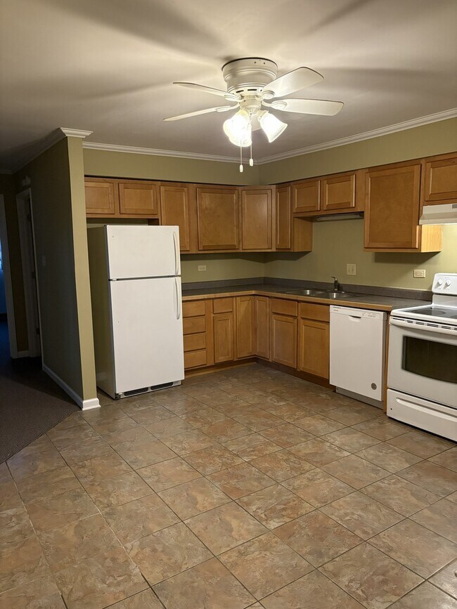 Building Photo - 212 Madison St