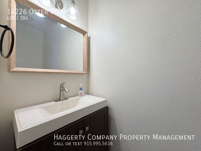 Building Photo - 14226 Otter Point Ct