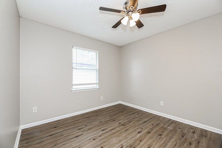 Building Photo - 1368 High Plains Dr W