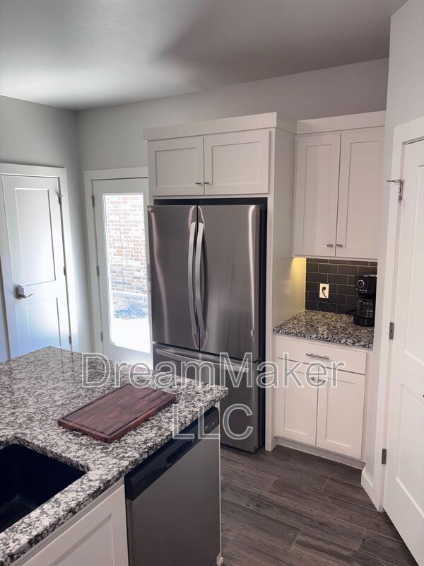 Building Photo - 2819 Clifton Ter
