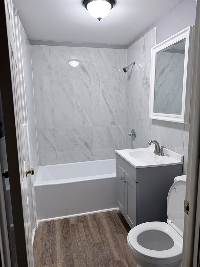 Building Photo - 1310 Berlin Tpke