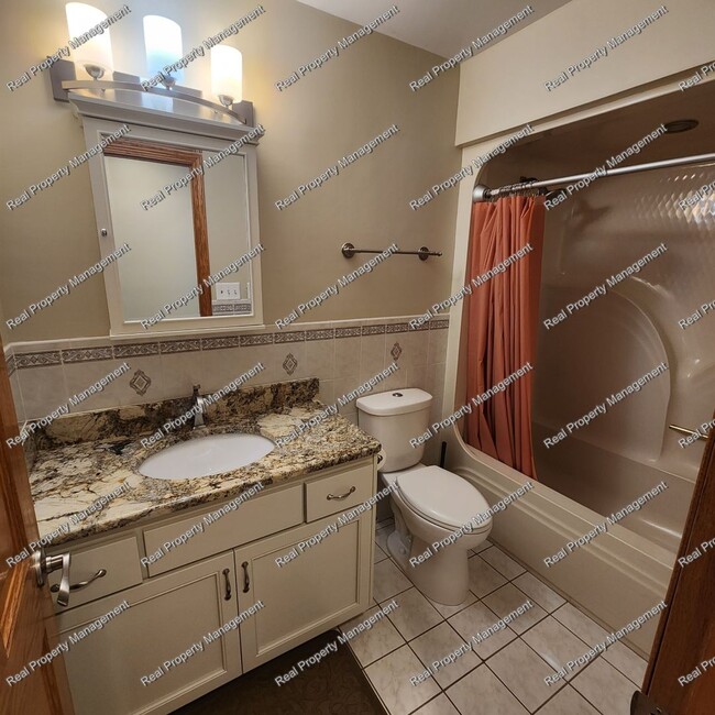 Building Photo - Gorgeous 4 Bedroom Ranch