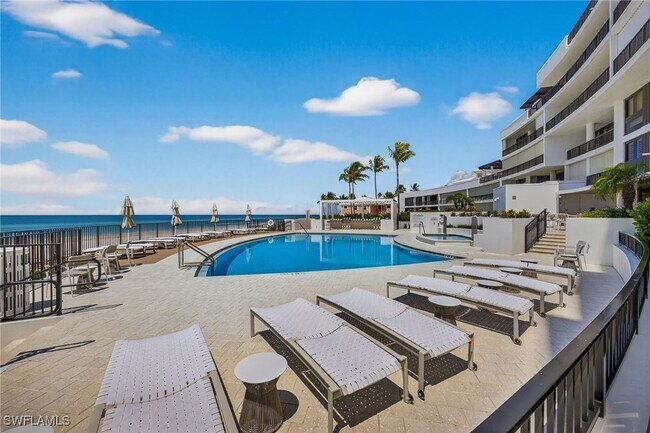 Building Photo - 2400 Gulf Shore Blvd N