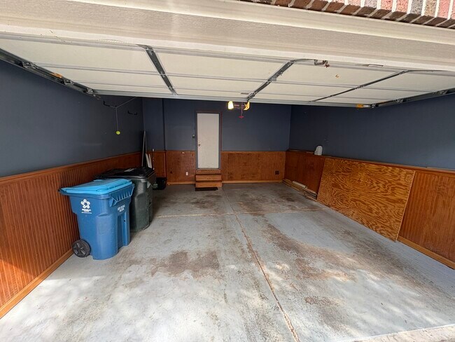 Building Photo - 2221 Stoughton Dr