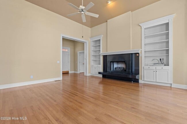 Building Photo - 50 Oak Meadow Rd