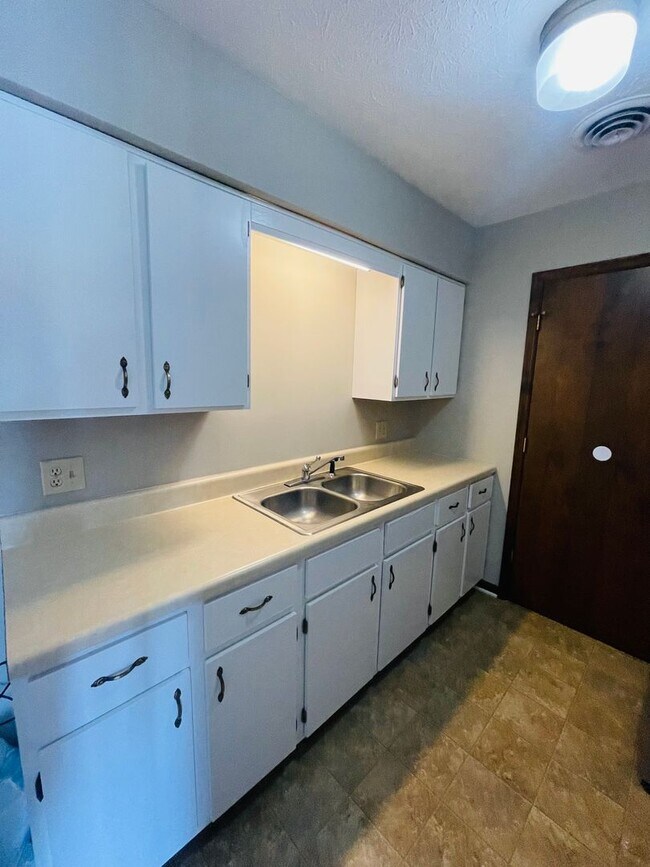 Building Photo - 2 Bedroom apartment for rent near EMU