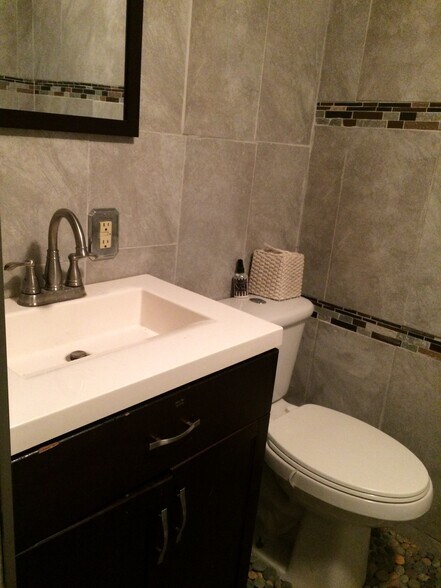 Renovated and updated bathroom. - 3000 Clarcona Road