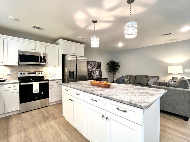 Building Photo - LUXURIOUS TOWNHOME ON THE WEST SIDE OF LEB...