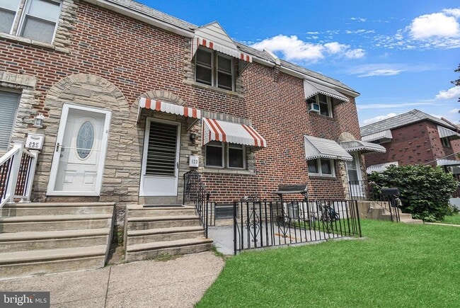 Building Photo - 623 Magnolia Ave