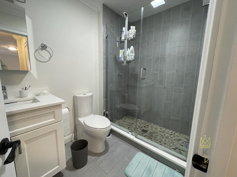 Building Photo - 8 Nira Ave