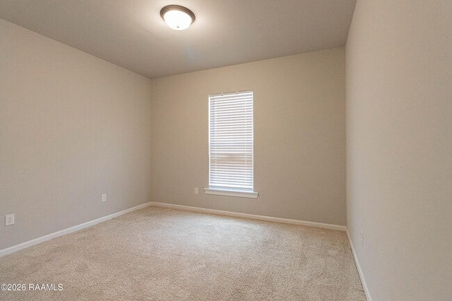 Building Photo - 304 Tall Meadows Ln