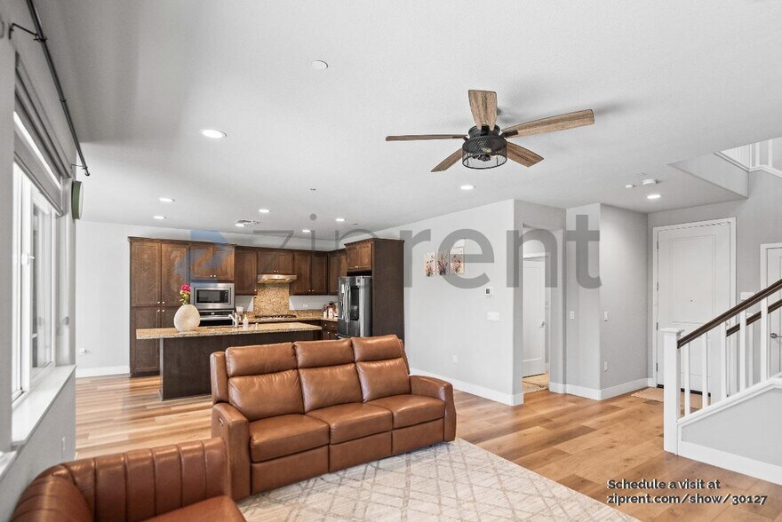 Building Photo - 272 Hopkins Ct