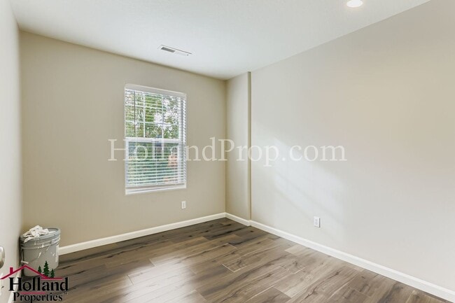 Building Photo - 4-Bedroom Home in Prime Hillsboro Location