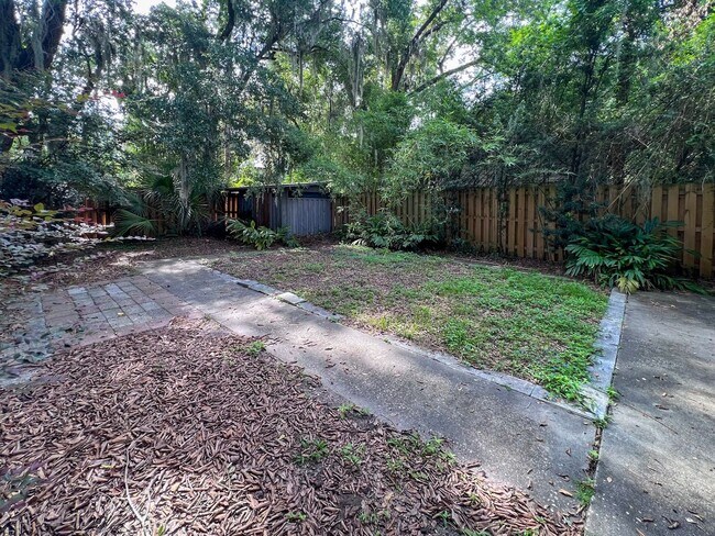 Building Photo - 2/2 House Walking Distance to Campus - Available Fall 2026! *Approved Application*