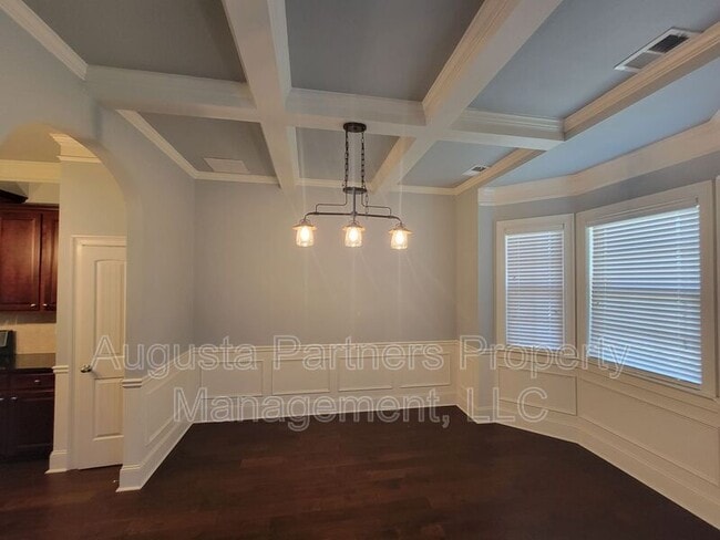 Building Photo - 325 Bellhaven Dr