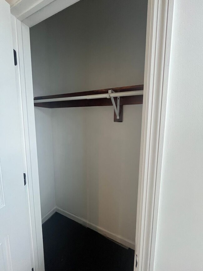 Building Photo - 243 W Vine St