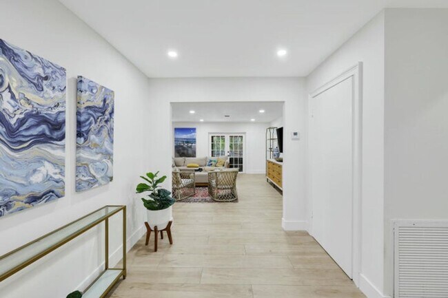 Building Photo - 486 NW 1st St