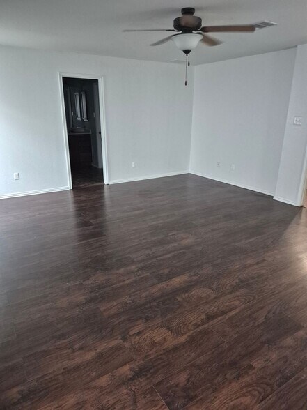 Building Photo - 8917 Lonesome Oak Drive