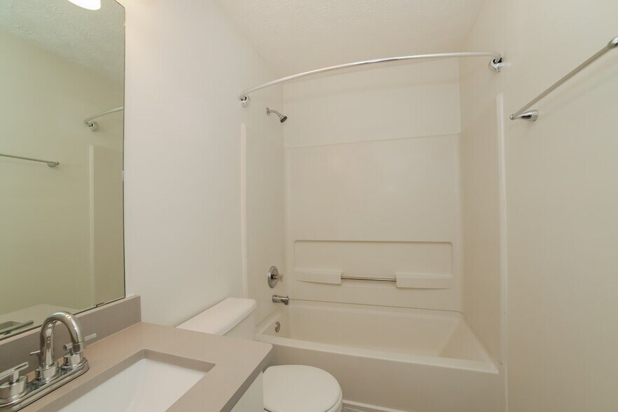 Building Photo - 2851 Cedar Trace Dr