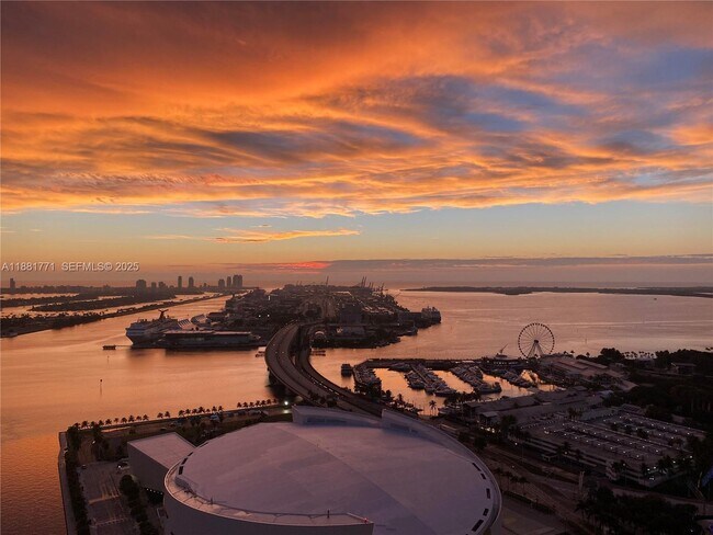 Building Photo - 888 Biscayne Blvd