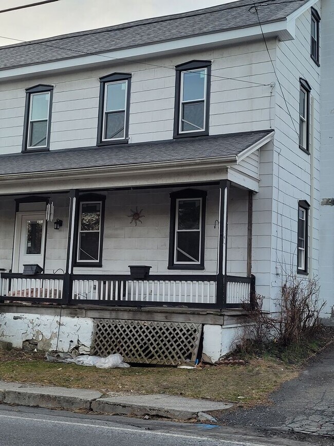 Building Photo - 3 bedroom Conestoga Valley School District