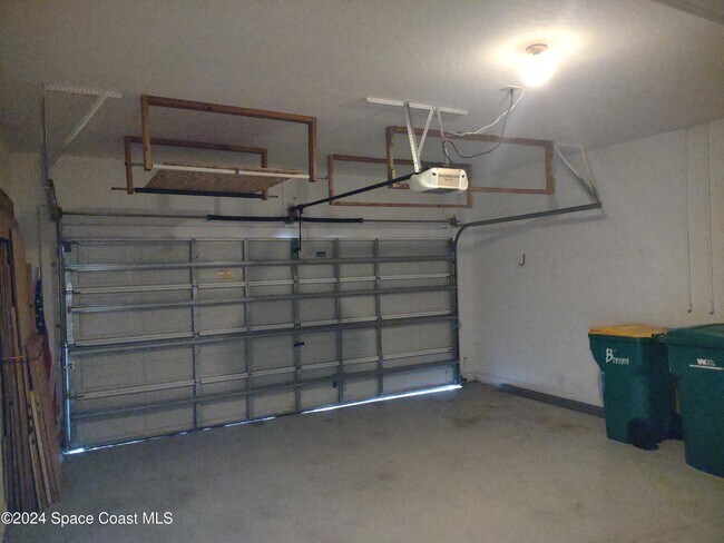 Building Photo - 3541 Deer Lakes Dr