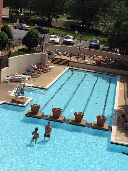 Building Photo - 1021 Arlington Blvd